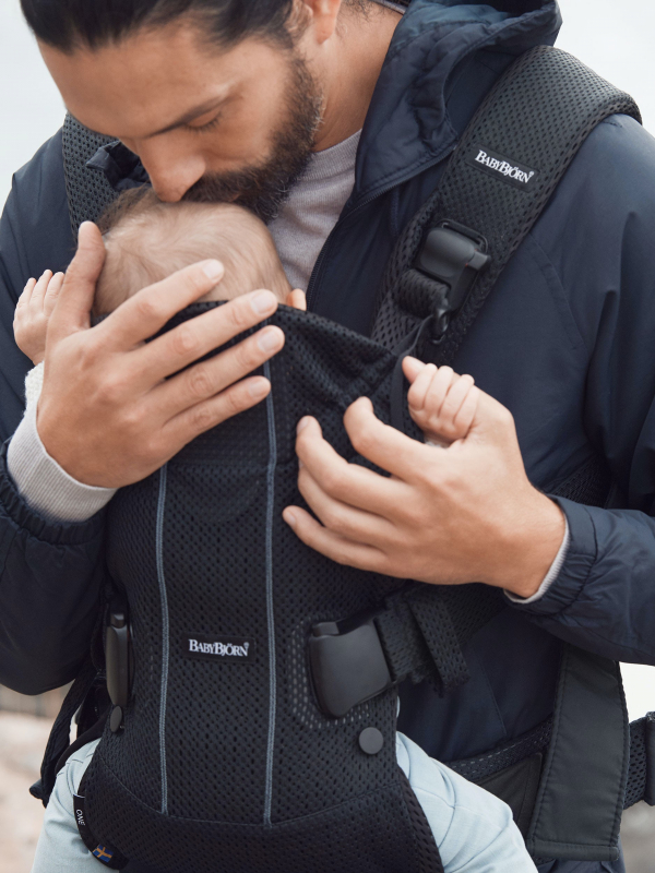 Рюкзак-кенгуру для младенцев Baby Bjorn Carrier ONE Air - черный